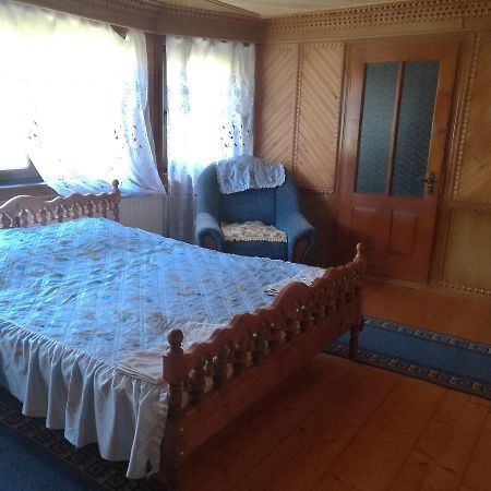 Gutsulska Oselya Vila Kryvopol'ye Exterior foto